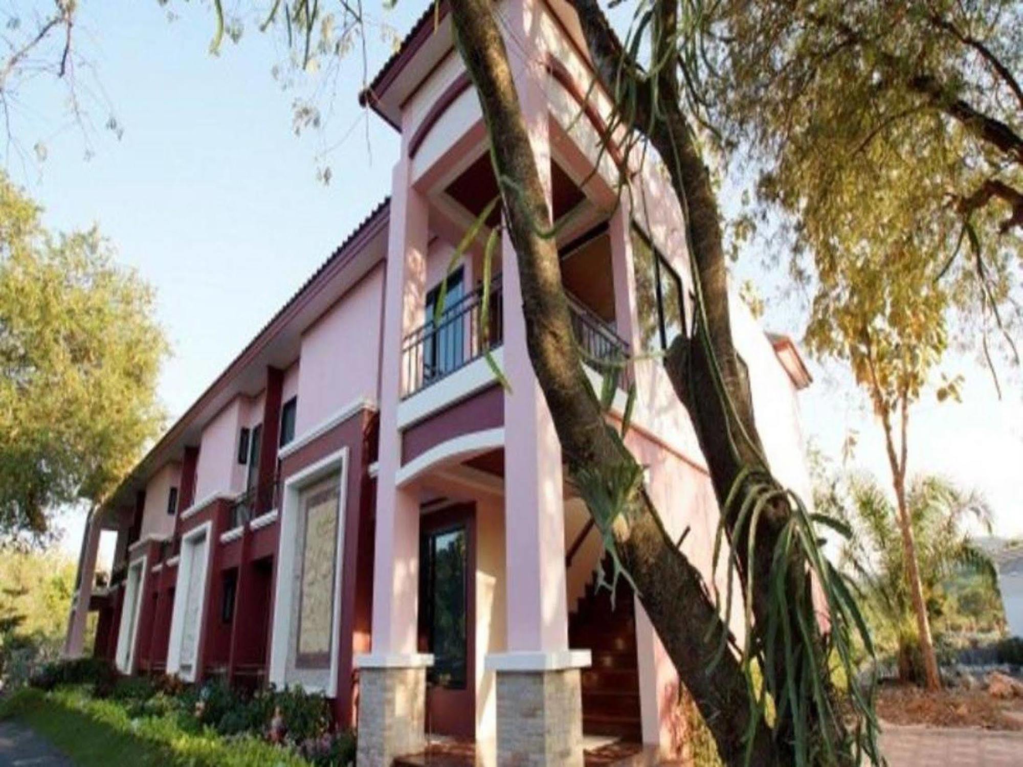 Sand Paisan Resort Pakchong Ngoại thất bức ảnh